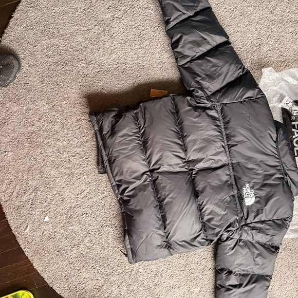 The North Face Black Quilted Down Puffer Jacket - Picture 4 of 6